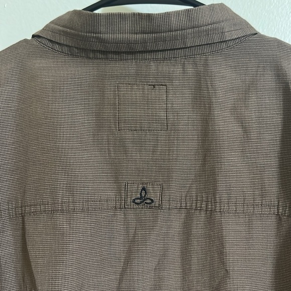 EUC Prana Long Sleeve Button Down Performance Shirt - Picture 5 of 5